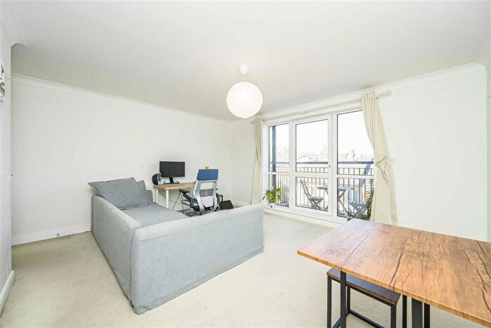 1 Bedroom Flat For Sale In Candle Street, Stepney, E1