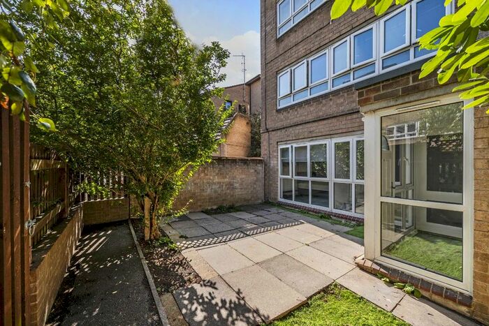 1 Bedroom Flat To Rent In Sun Road, London, W14