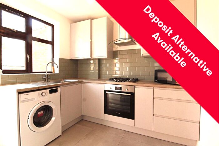 3 Bedroom Semi Detached House To Rent In Broomgrove Gardens, Edgware, HA8