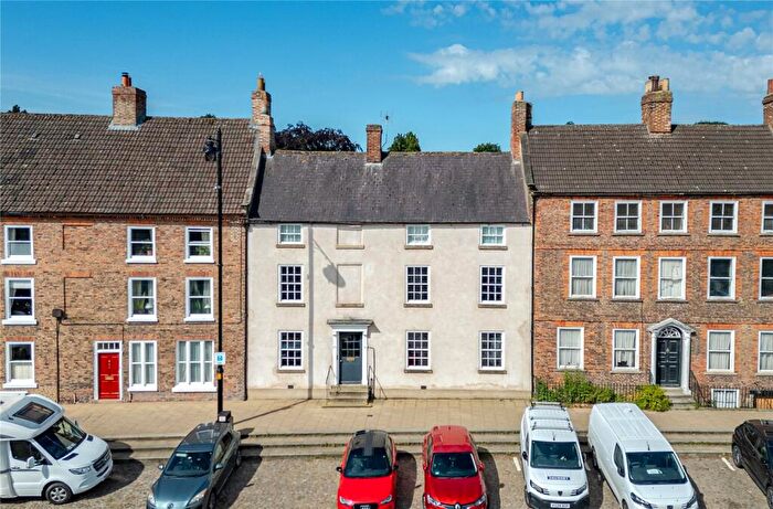 7 Bedroom Terraced House For Sale In North End, Bedale, North Yorkshire, DL8