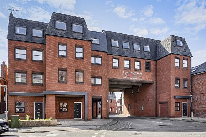 1 Bedroom Apartment For Sale In Church Street, Caversham, Reading, RG4