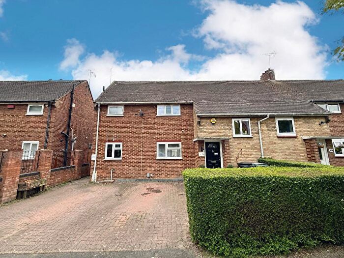 3 Bedroom Semi-Detached House For Sale In Eighth Avenue, Sundon Park, Luton, Bedfordshire, LU3