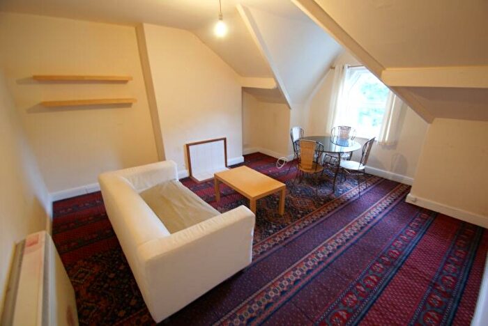 1 Bedroom Flat To Rent In Hyde Park Road, Hyde Park, Leeds, LS6