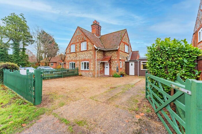 2 Bedroom Semi-Detached House For Sale In Dereham Road, Scarning, NR19