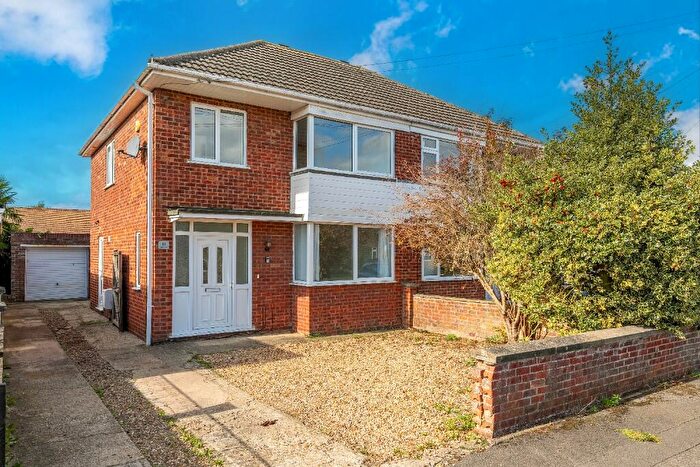 3 Bedroom Semi-Detached House For Sale In Tyghes Close, Deeping St James, PE6