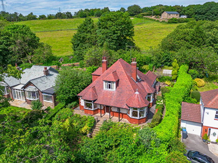 4 Bedroom Detached House For Sale In Old Road, Hyde, SK14