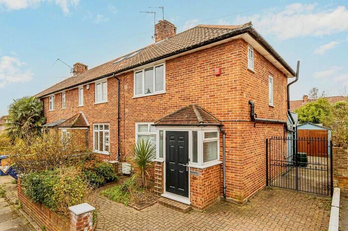 3 Bedroom End Of Terrace House To Rent In Westcott Crescent, Hanwell, London, W7