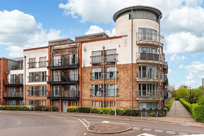 2 Bedroom Flat For Sale In The Waterfront, Hertford, SG14