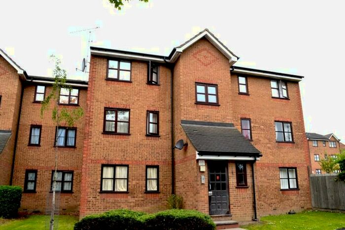 2 Bedroom Flat To Rent In Cold Blow Lane, London, SE14