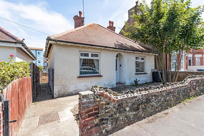 2 Bedroom Bungalow For Sale In Victoria Avenue, Westgate-On-Sea, Kent, CT8