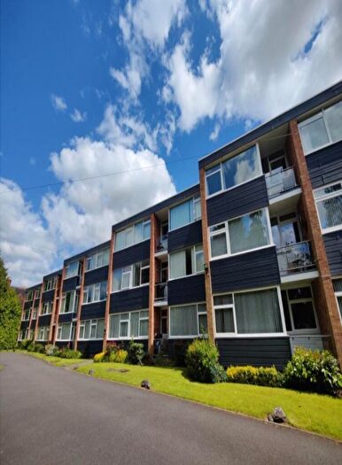 2 Bedroom Flat To Rent In Hampton Lane, Solihull, B91