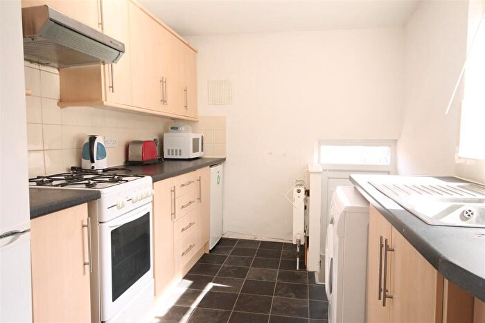 4 Bedroom Maisonette To Rent In Doncaster Road, Sandyford, NE2