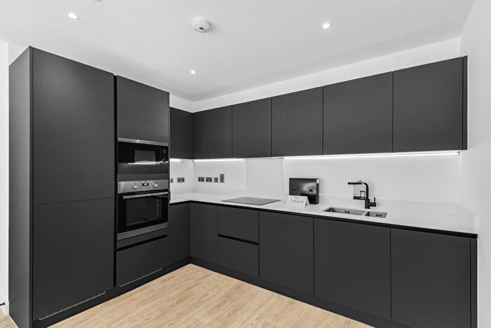 2 Bedroom Flat To Rent In Jargonelle House, Pavana Square Brentford, TW8