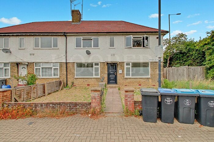 2 Bedroom Maisonette For Sale In Ardley Close, London, NW10