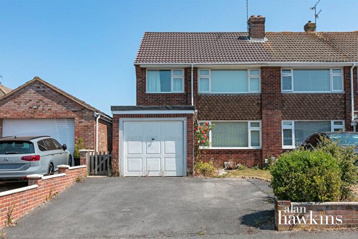 3 Bedroom Semi Detached House For Sale In Washbourne Road, Royal Wootton Bassett, SN4