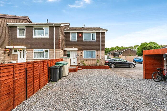 4 Bedroom End Of Terrace House For Sale In Denny Close, Fawley, Southampton, SO45