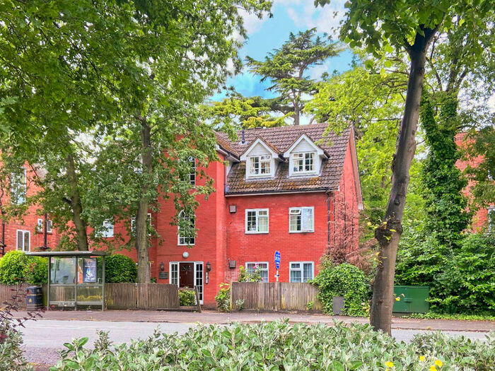 1 Bedroom Apartment To Rent In Princess Court, Farnborough, GU14