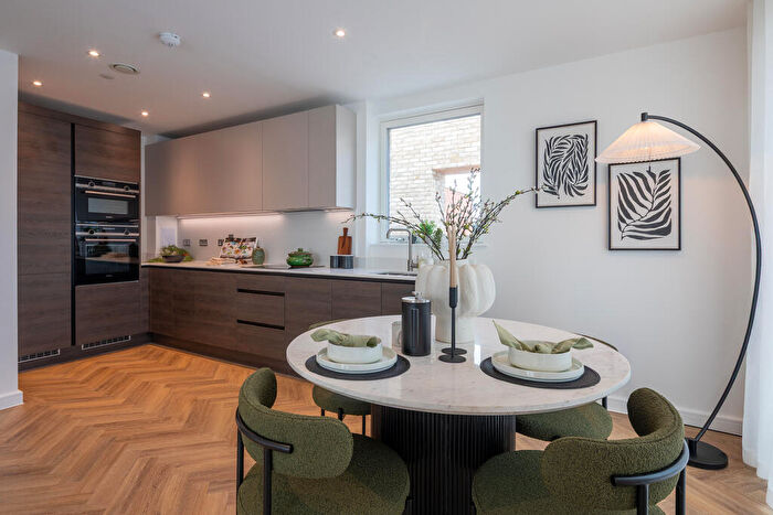 2 Bedroom Apartment For Sale In Carlton Vale London, NW6