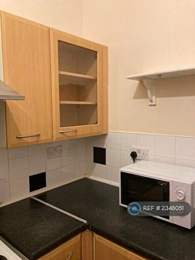 2 Bedroom Flat To Rent In Cumbernauld Road, Glasgow, G31