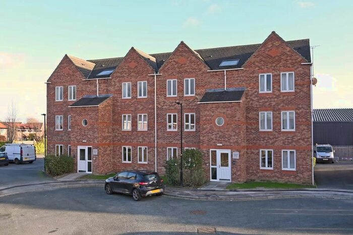 2 Bedroom Flat To Rent In Chester House, Birch Park, York, YO31