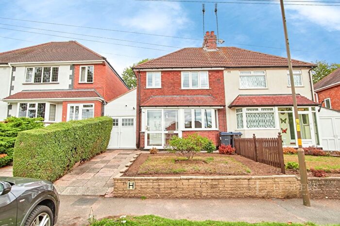 3 Bedroom Semi-Detached House To Rent In Broad Lane, Birmingham, West Midlands, B14
