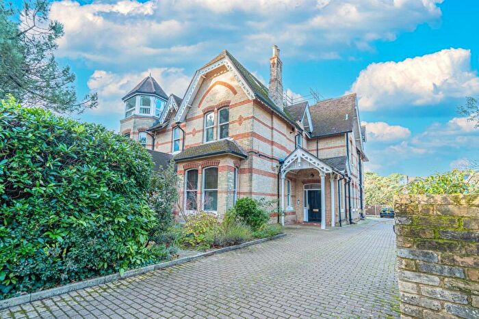 2 Bedroom Maisonette To Rent In Manor Road, Bournemouth, BH1