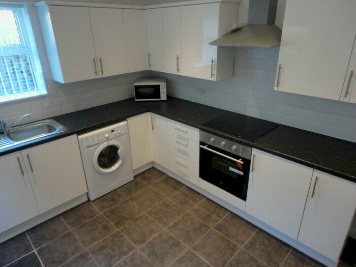 4 Bedroom Terraced House To Rent In Whitby Road, Fallowfield, Manchester, M14