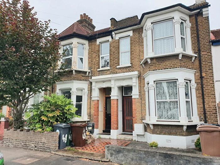 2 Bedroom Flat To Rent In Westbury Road, Walthamstow, E17