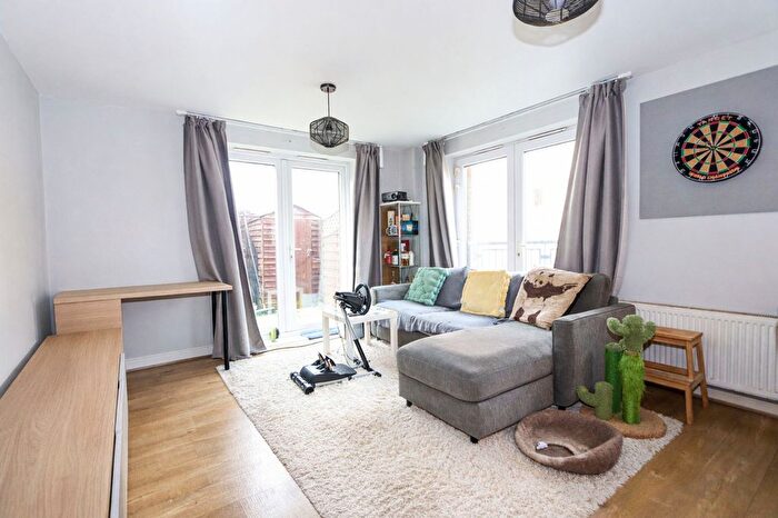 2 Bedroom Flat To Rent In Taywood Road, Wey House Taywood Road, UB5