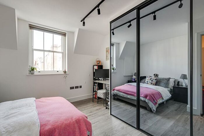 2 Bedroom Apartment To Rent In Mill Lane, West Hampstead, NW6