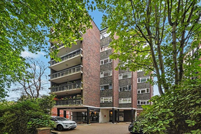3 Bedroom Flat For Sale In Avenue Road, St Johns Wood, London, NW8
