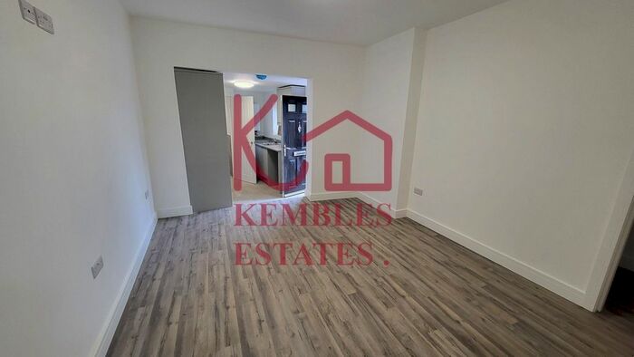 2 Bedroom Flat To Rent In Flat, Belmont Avenue, Doncaster, DN4