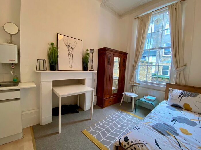 Studio To Rent In Tachbrook Street, Pimlico, London SW1V
