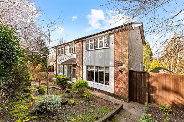 4 Bedroom Detached House For Sale In Harestone Hill, Caterham, CR3