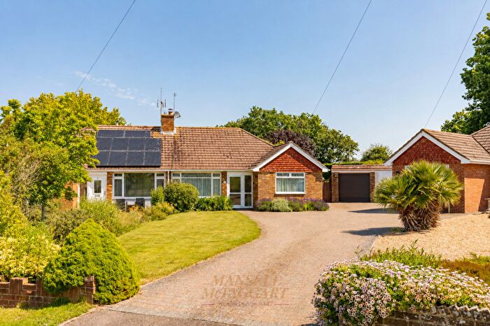 2 Bedroom Semi-Detached House For Sale In Summersvere Close, Crawley, RH10