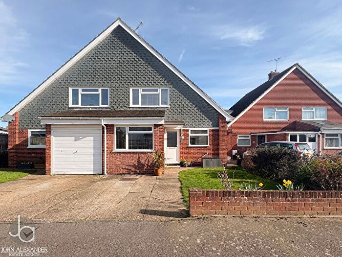 4 Bedroom Semi-Detached House For Sale In Carolina Way, Tiptree, CO5