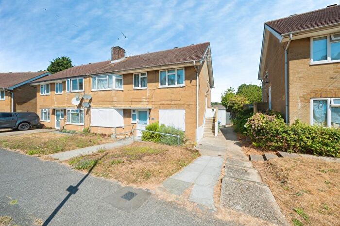 2 Bedroom Flat For Sale In Blendworth Lane, Southampton, SO18