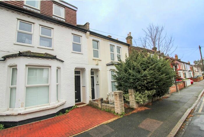 3 Bedroom Semi-Detached House To Rent In Clarence Road, Croydon, CR0