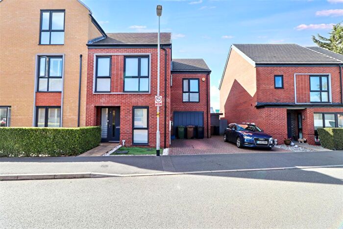 3 Bedroom Semi-Detached House For Sale In Holmesley Road, Borehamwood, WD6