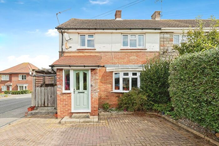 3 Bedroom Semi-Detached House For Sale In Dorman Avenue North, Aylesham, Canterbury, Kent, CT3