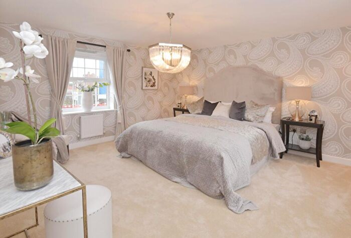 5 Bedroom Detached House For Sale In Bastion Street, Newbury, West Berkshire, RG14