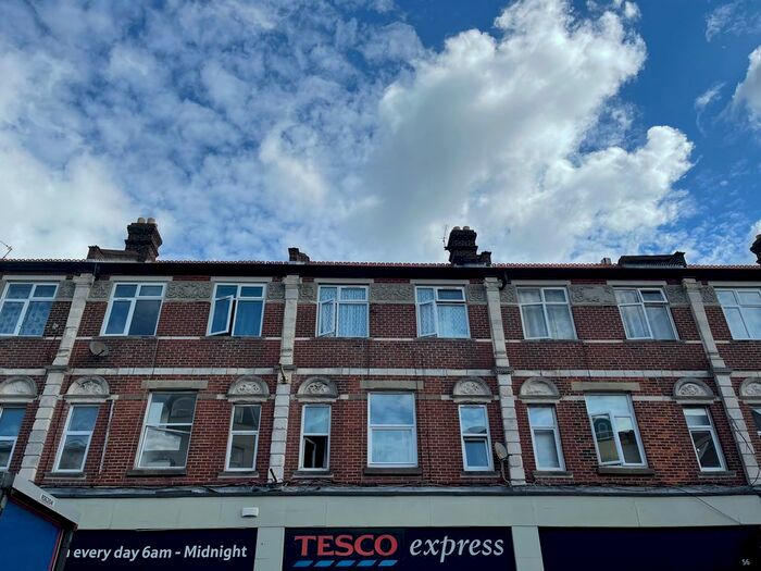 3 Bedroom Flat To Rent In St. Josephs Mews, Grove Road North, Southsea, PO5