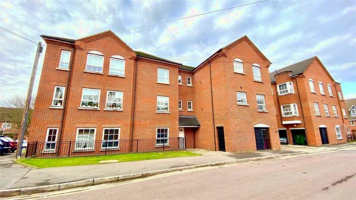 1 Bedroom Apartment To Rent In Hunters Wharf, Katesgrove Lane, Reading, Berkshire, RG1