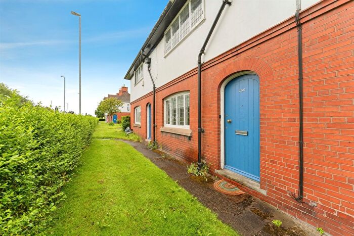 2 Bedroom Terraced House For Sale In New Chester Road, Wirral, CH62