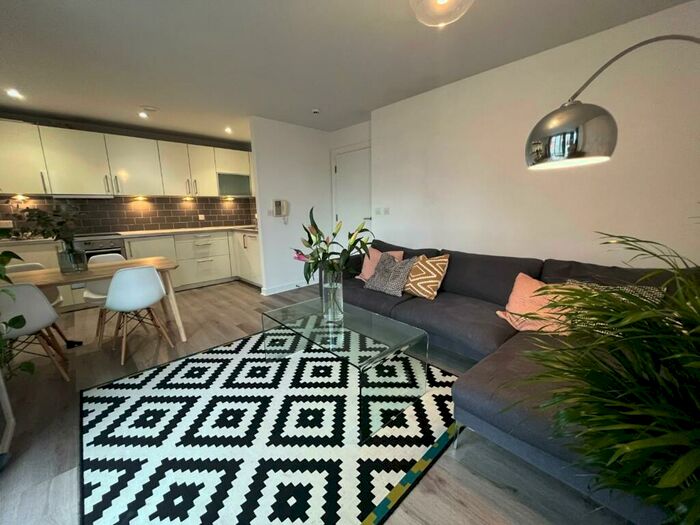 2 Bedroom Apartment To Rent In Blackfriars Road, Salford, M3