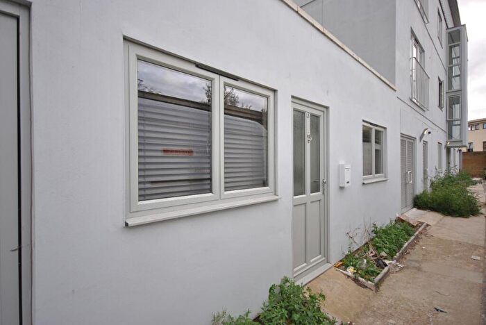 2 Bedroom Bungalow To Rent In Patrol Place Catford, SE6