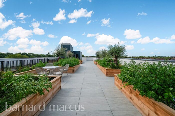 2 Bedroom Maisonette For Sale In Fallsbrook Road, London, SW16