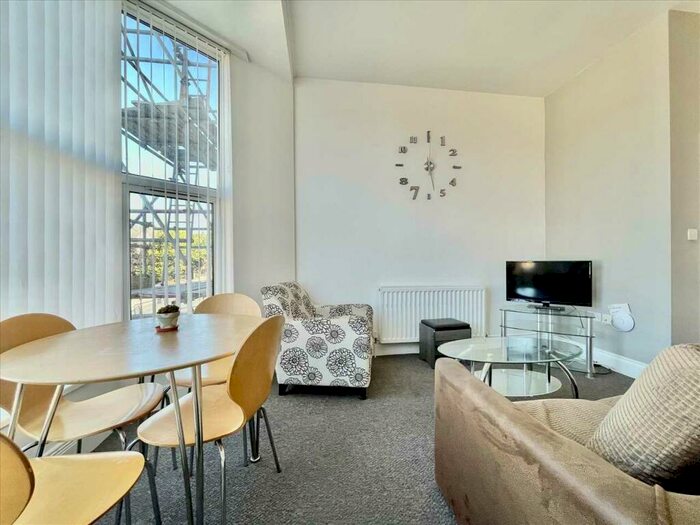 2 Bedroom Apartment To Rent In Woodland Terrace, Plymouth, Plymouth, PL4