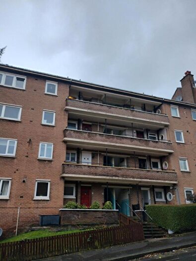 3 Bedroom Flat To Rent In Thornwood Drive, Glasgow, G11