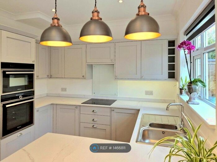 3 Bedroom Terraced House To Rent In Westland Avenue, Hornchurch, RM11